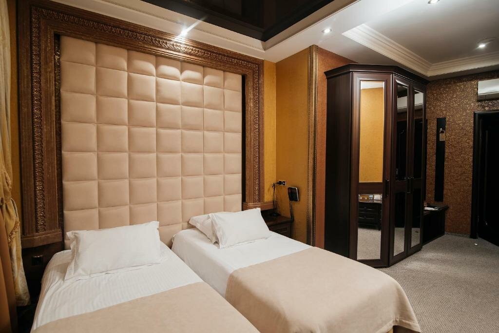 Гостиница Шато Омск-142