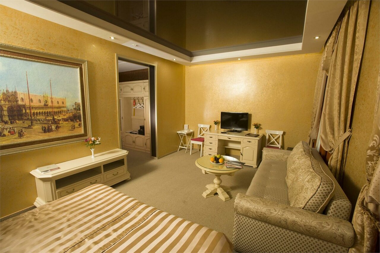 Гостиница Шато Омск-153