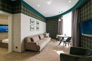 Гостиница Шато Омск Улучшенный люкс-1