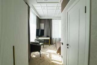 Гостиница Шато Омск Улучшенный люкс-14