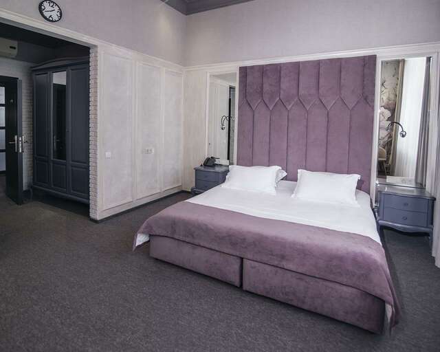 Гостиница Шато Омск-133